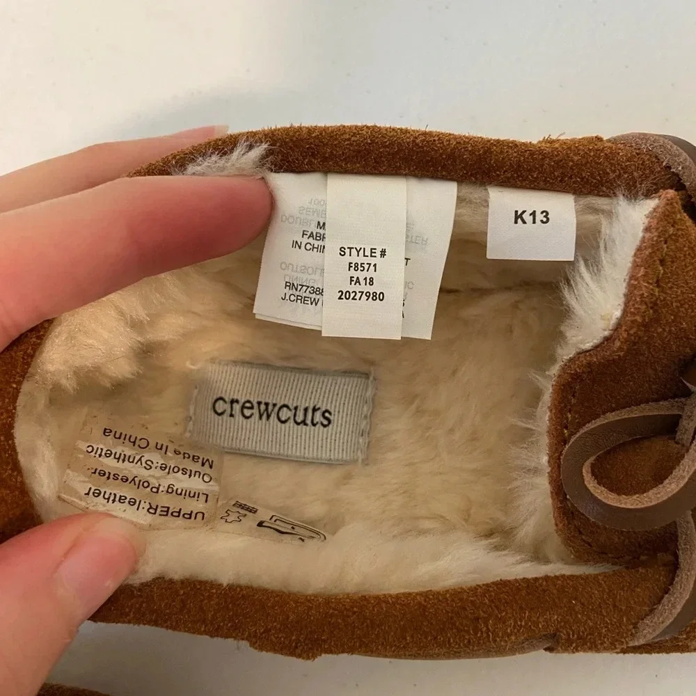 NWOT | Crewcuts kids Sherpa lodge moccasin slippers —‎ size 13